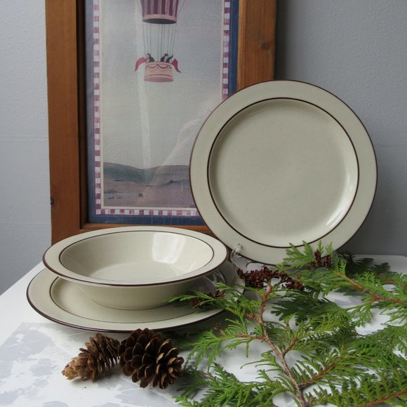 Stoneware 2 Salad Plates & 1 Bowl by Carla, Japan - Picture 4 of 9